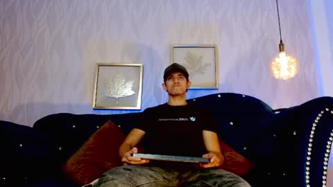 Axel online show from June 9, 6:31 pm