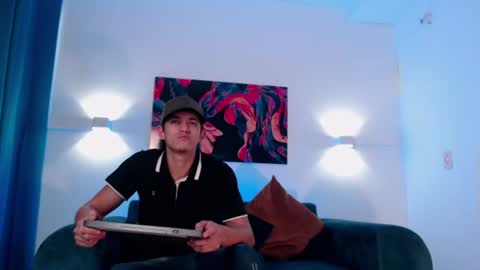 Axel online show from June 16, 6:32 pm