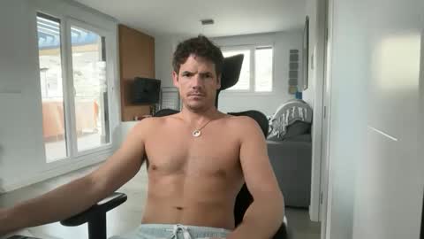 Axel Shore online show from May 1, 2:08 pm
