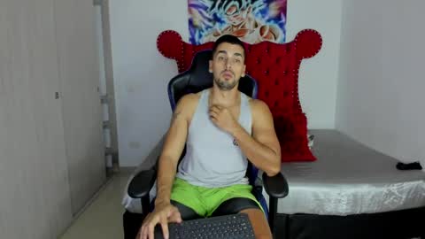 Axel online show from May 13, 11:35 pm