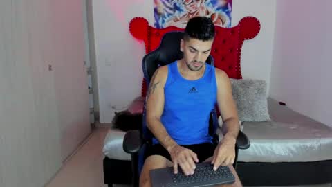 Axel online show from May 11, 11:12 am