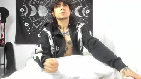 Axel Kush online show from July 15, 11:50 am