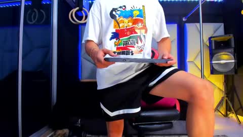 Ayden Miller online show from May 15, 6:54 am