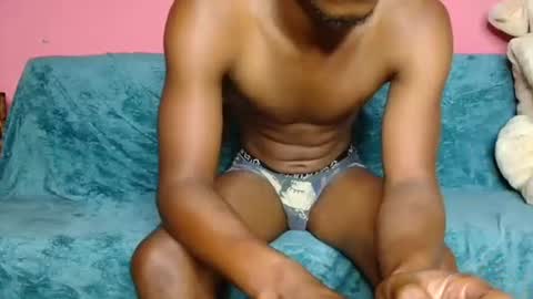 badaddo910342 online show from April 28, 3:22 am