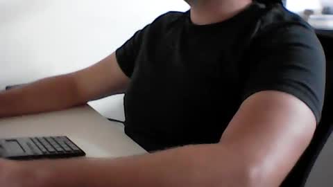 beenee3 online show from August 5, 6:18 am
