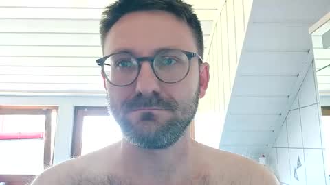 ben00189 online show from May 25, 1:17 pm