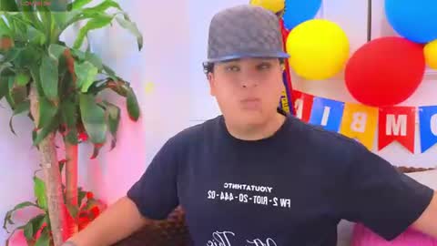 bennett_alejoo online show from June 25, 6:56 pm