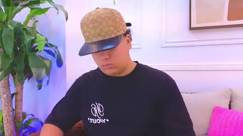 bennett_alejoo online show from June 16, 5:48 pm