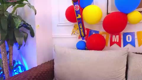 bennett_alejoo online show from June 24, 6:55 pm