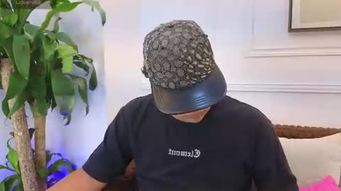 bennett_alejoo online show from June 17, 6:31 pm