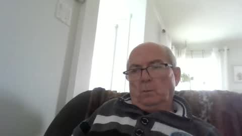 bernard1102 online show from May 1, 3:47 pm