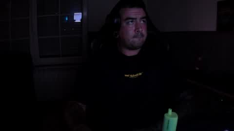 berto3389 online show from August 4, 1:22 am
