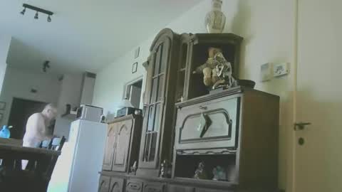 bertr54 online show from May 24, 6:36 pm