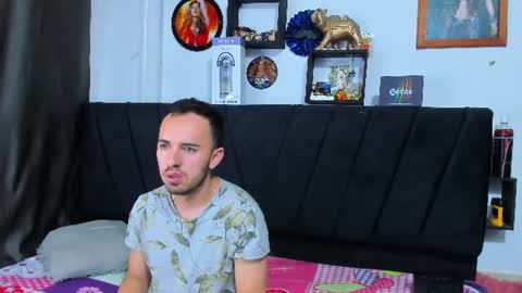 john and cris online show from July 23, 10:01 am