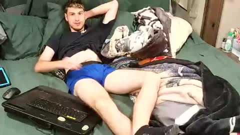 bigdicktwink117 online show from May 3, 5:59 pm