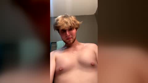 bigskinnyboyshh online show from May 2, 2:36 am
