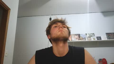 bigskinnyboyshh online show from April 27, 11:10 pm