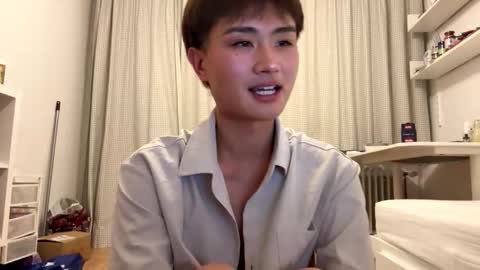Lou online show from May 22, 10:37 pm