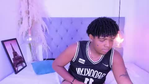 blaise_bailey13 online show from July 18, 5:36 am