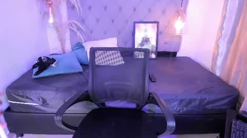 blaise_bailey13 online show from July 14, 10:21 am