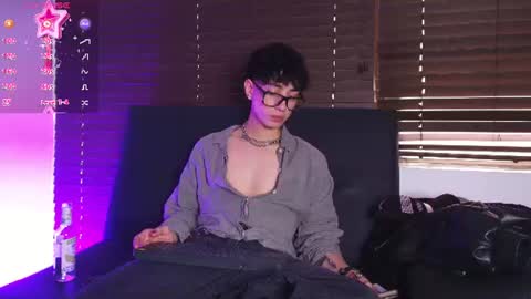 blake___01 online show from July 15, 9:43 pm