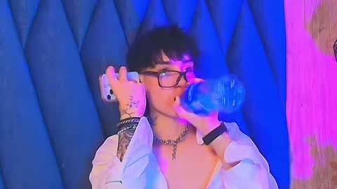 blake___01 online show from July 6, 9:05 pm
