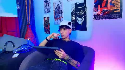 blake___01 online show from July 22, 8:45 pm
