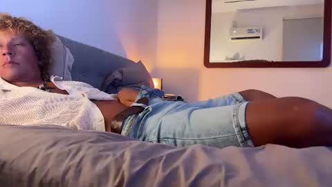 Blond and curly online show from July 11, 10:23 pm