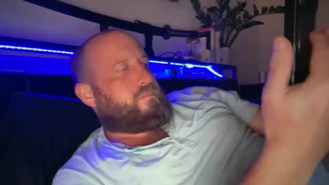 blue_eyes247 online show from May 22, 12:59 am