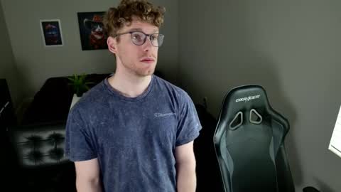 blueeyedtallguy online show from March 20, 9:07 pm