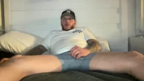 boner4you1994 online show from April 26, 9:18 am