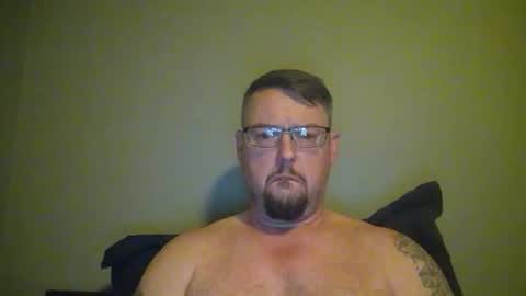 bowtieguy84 online show from May 5, 2:24 am