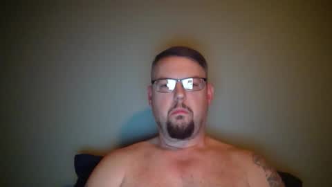 bowtieguy84 online show from May 6, 2:34 am