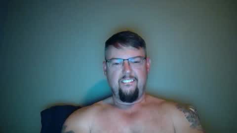 bowtieguy84 online show from May 19, 3:13 am