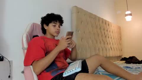 boy_king28 online show from July 8, 9:52 pm