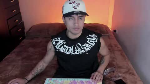 boy_nauthy online show from May 15, 6:49 pm