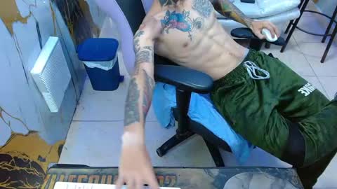 boy_tatto77 online show from May 15, 11:51 am