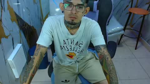 boy_tatto77 online show from May 14, 11:30 am