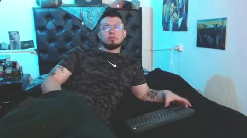 brad hot boy online show from May 6, 4:18 pm