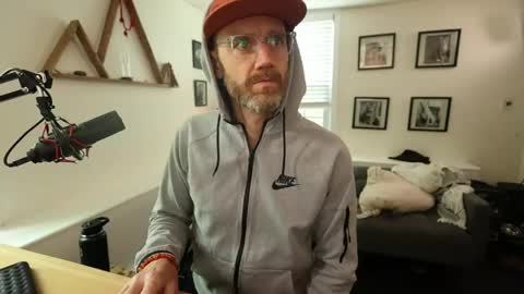 BradBronton online show from May 11, 2:56 pm