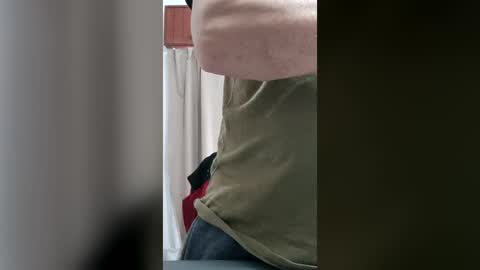 bradd_32 online show from July 25, 12:13 pm