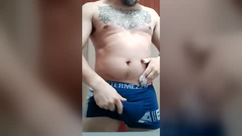 bradd_32 online show from July 30, 1:32 pm