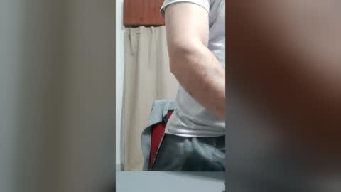 bradd_32 online show from August 3, 11:27 am