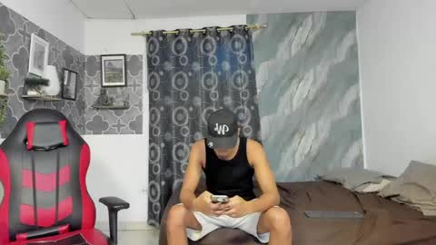 brandom_brook online show from May 8, 7:36 pm