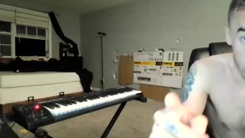 brandon255225 online show from May 11, 7:21 am