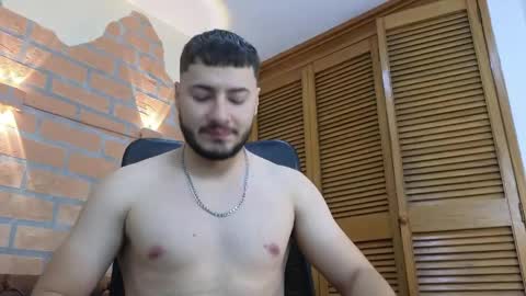 brandon__01 online show from June 1, 8:09 pm