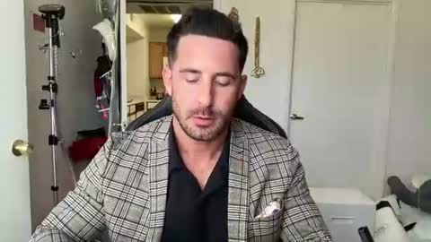 Brett Mycles online show from July 23, 6:38 pm