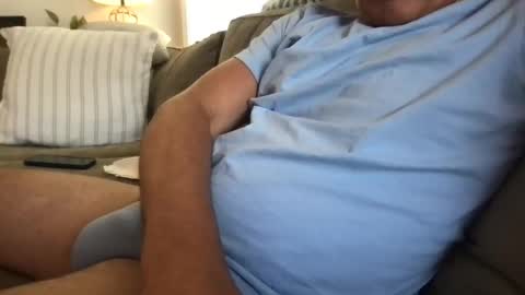 briefstud1976 online show from July 14, 3:51 pm