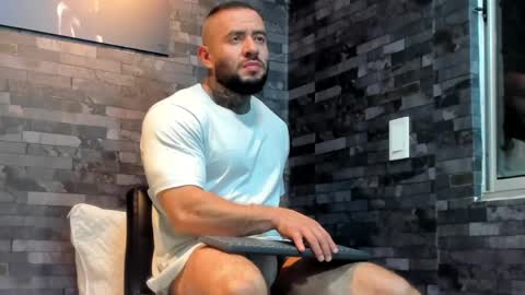 brucedallas online show from May 2, 1:08 am