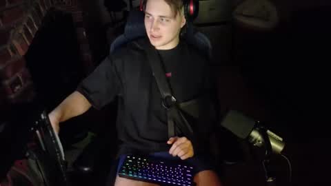 BubblebuttBdn online show from May 7, 4:45 am